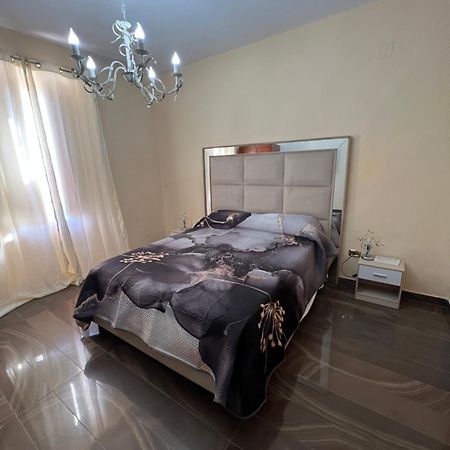 Room Station Giulia Наполи Екстериор снимка