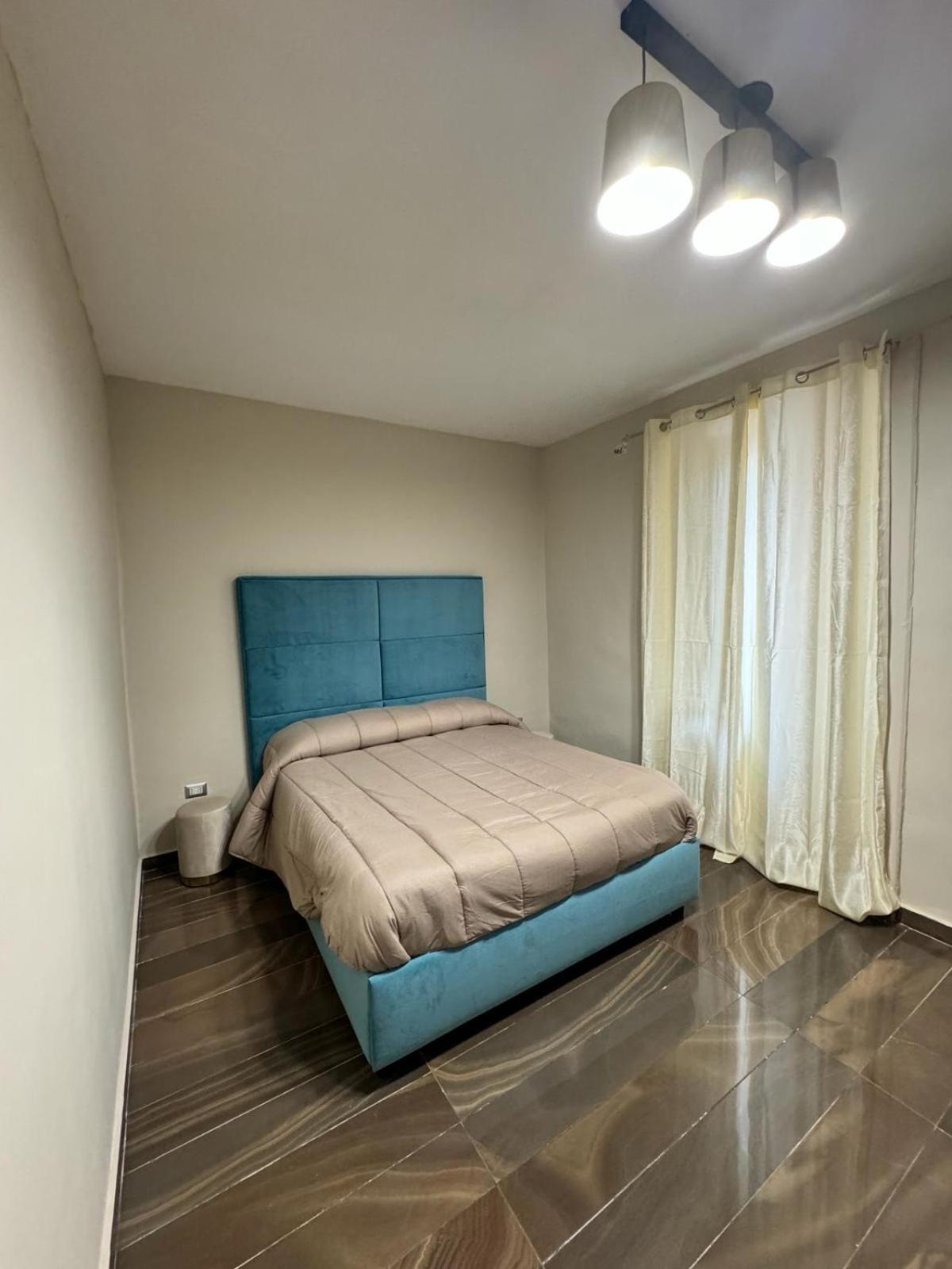 Room Station Giulia Наполи Екстериор снимка