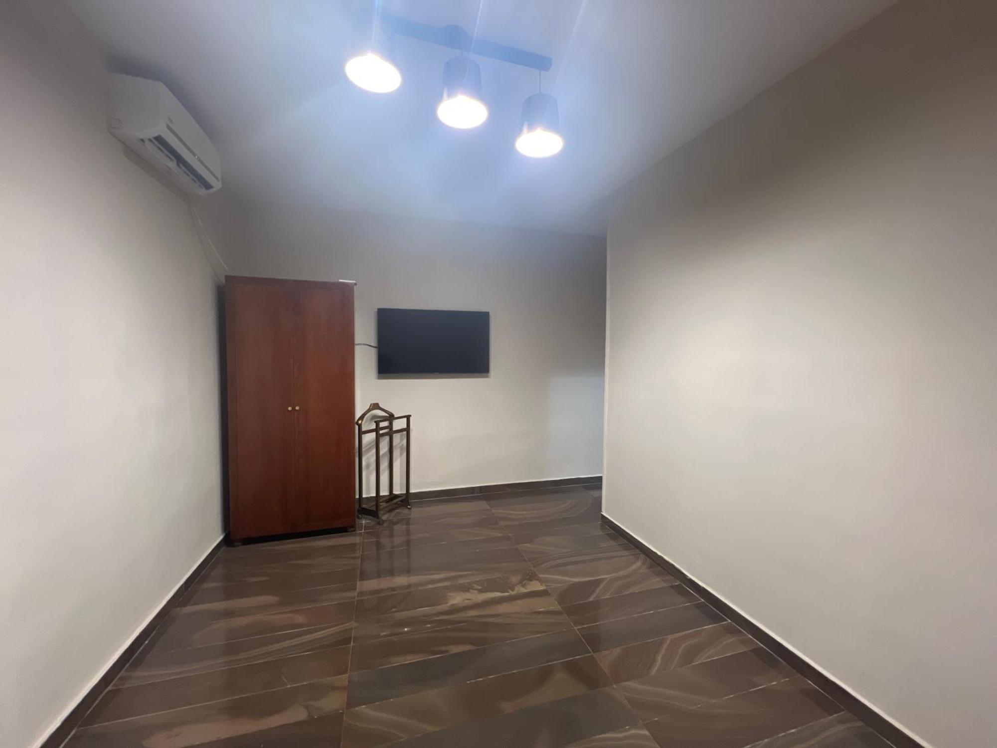Room Station Giulia Наполи Екстериор снимка
