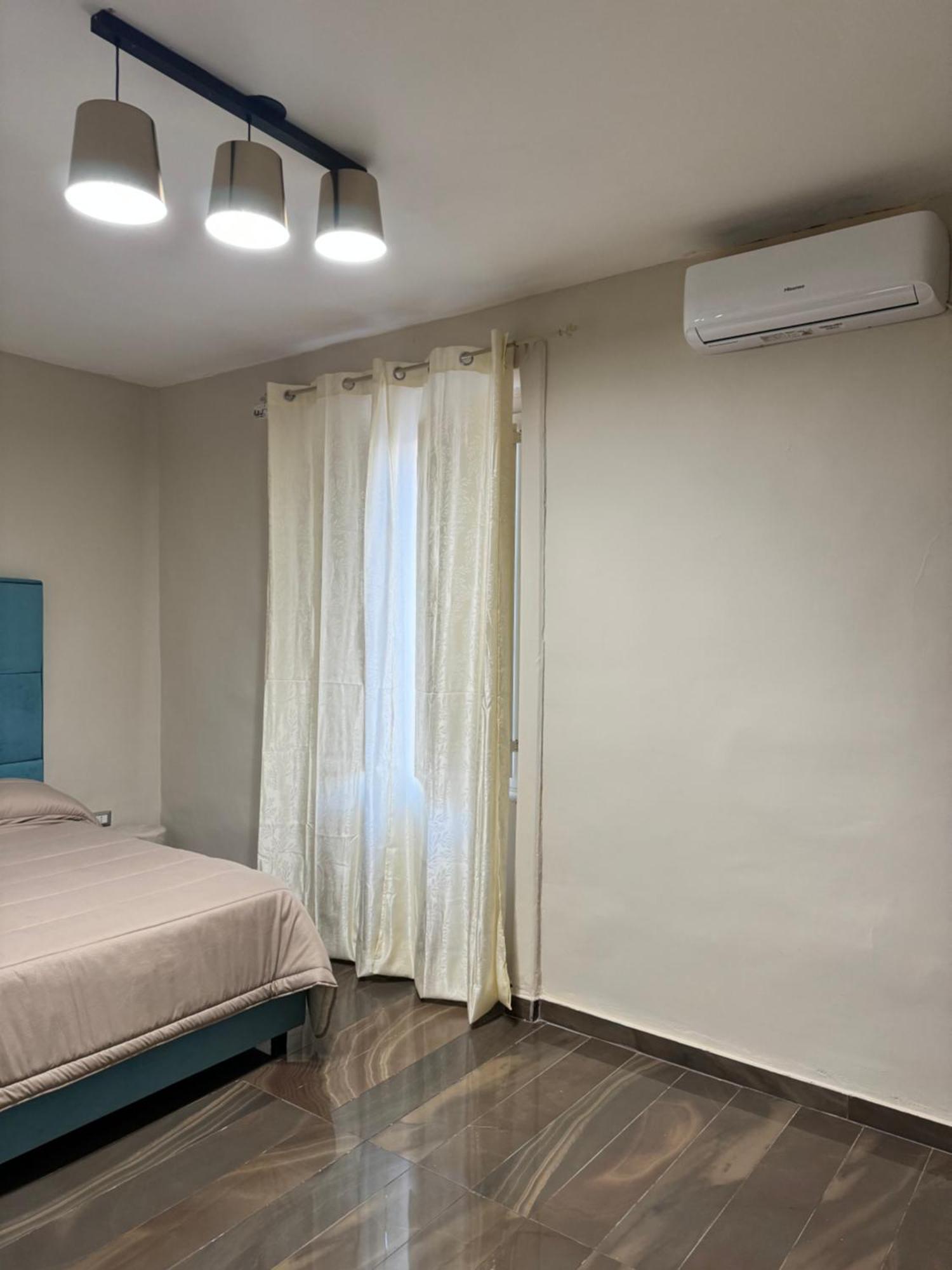 Room Station Giulia Наполи Екстериор снимка