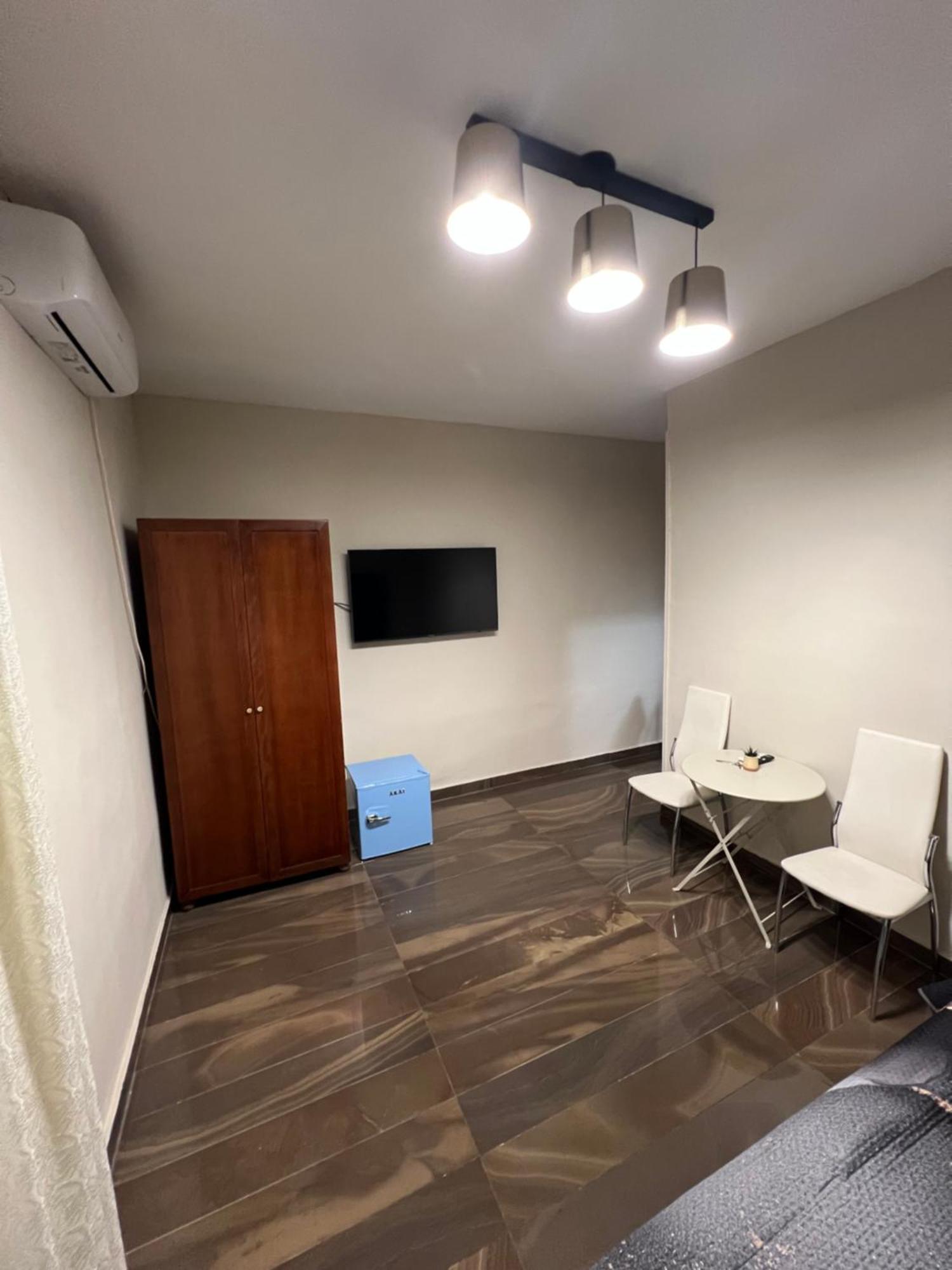 Room Station Giulia Наполи Екстериор снимка